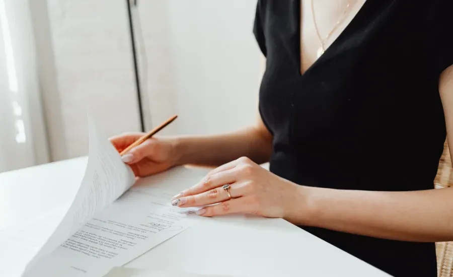 woman checking her 401k contributions