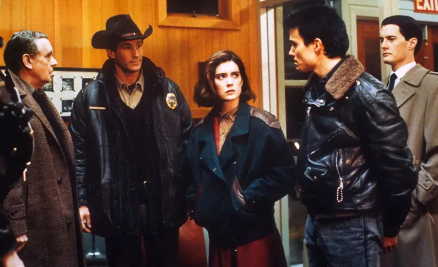 atmospheric-shows-to-rewatch-this-fall-comfort-tv