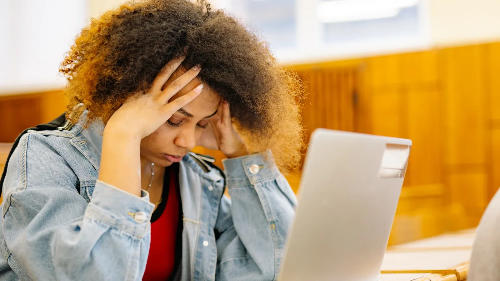 woman checking her 401k contribution