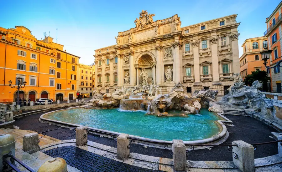 trevi fountain in rome sunny day