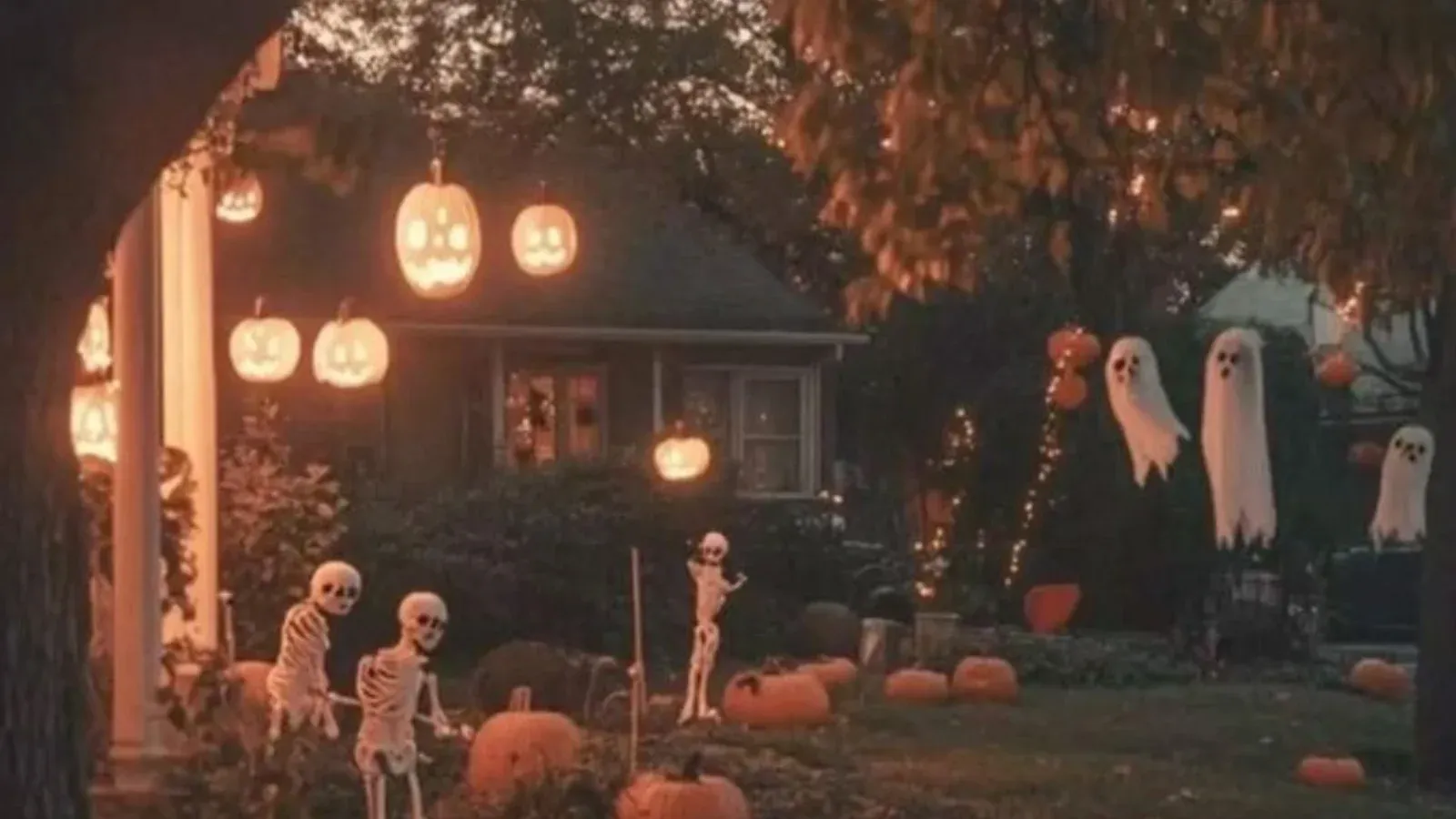 halloween-anti-costume-cult-characters-wardrobe