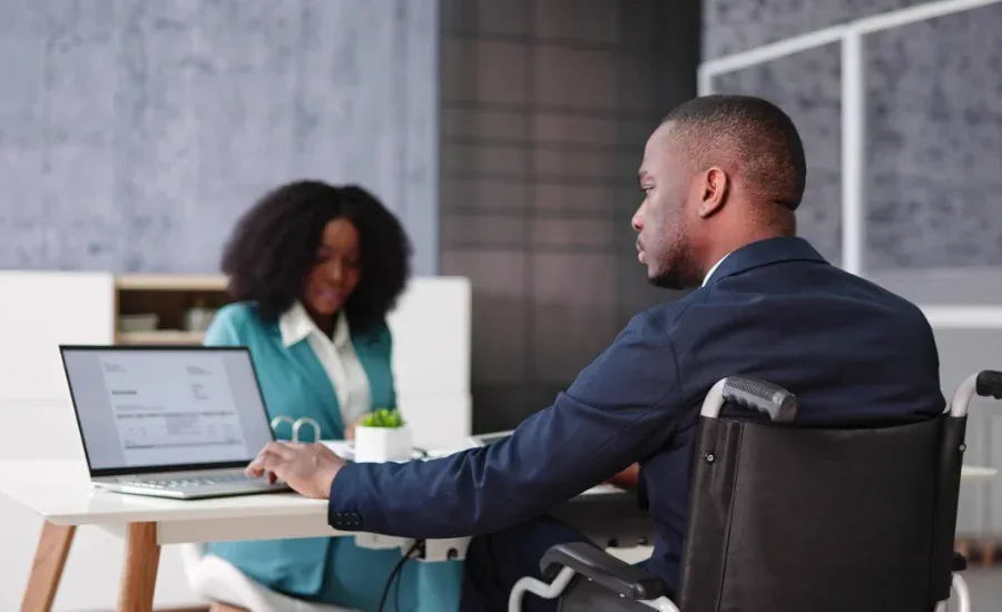 male-colleague-paid-more-how-to-raise-with-hr