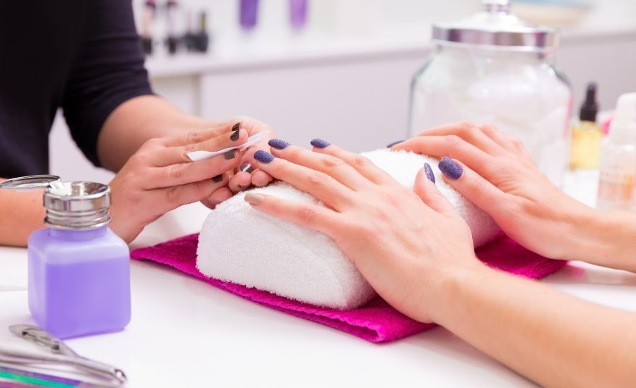 manicure break