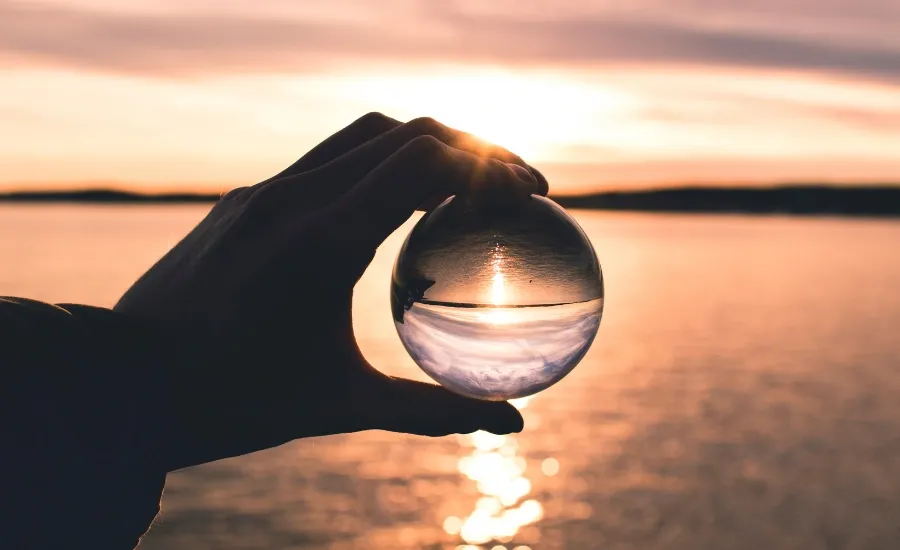 overcoming the horizon bias