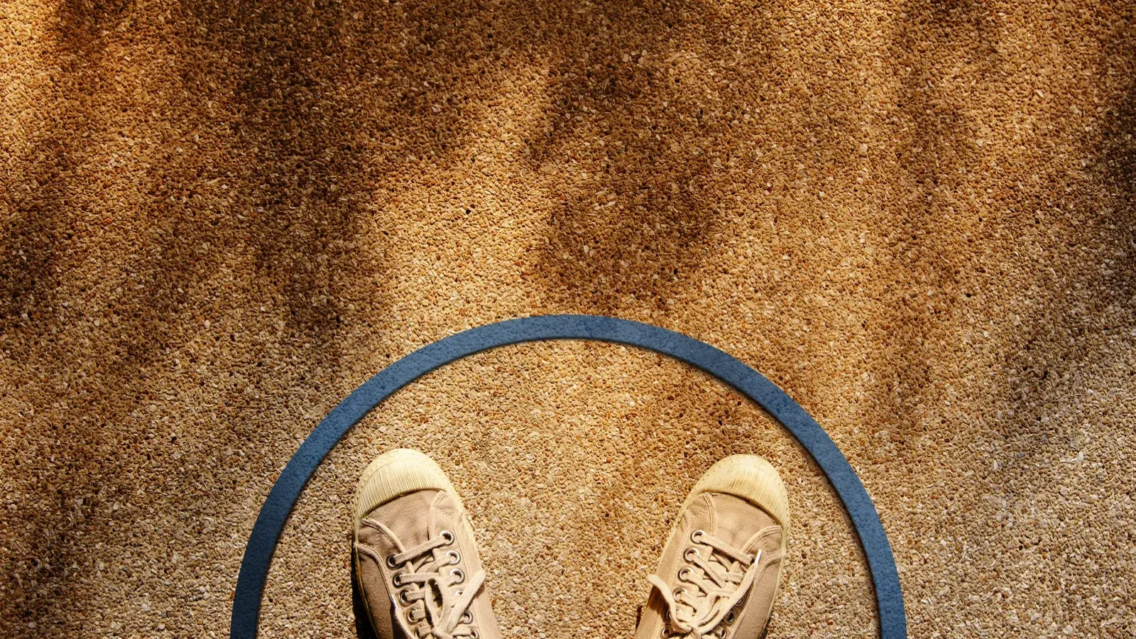 person shoes in a round boundary