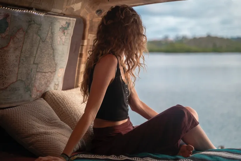 women solo traveler 2.webp